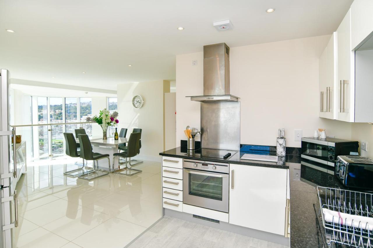 Just Stay Wales - Meridian Quay Penthouses Суонси Экстерьер фото