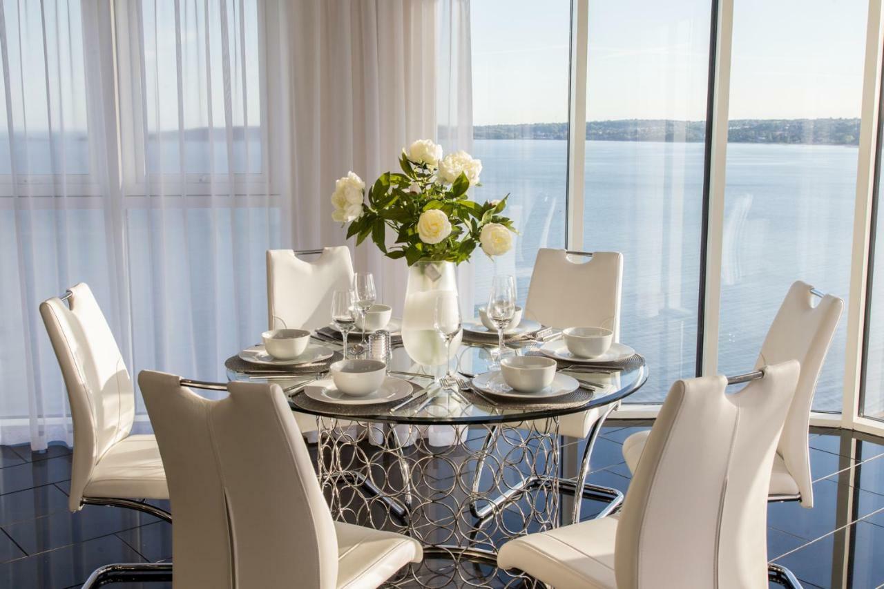 Just Stay Wales - Meridian Quay Penthouses Суонси Экстерьер фото