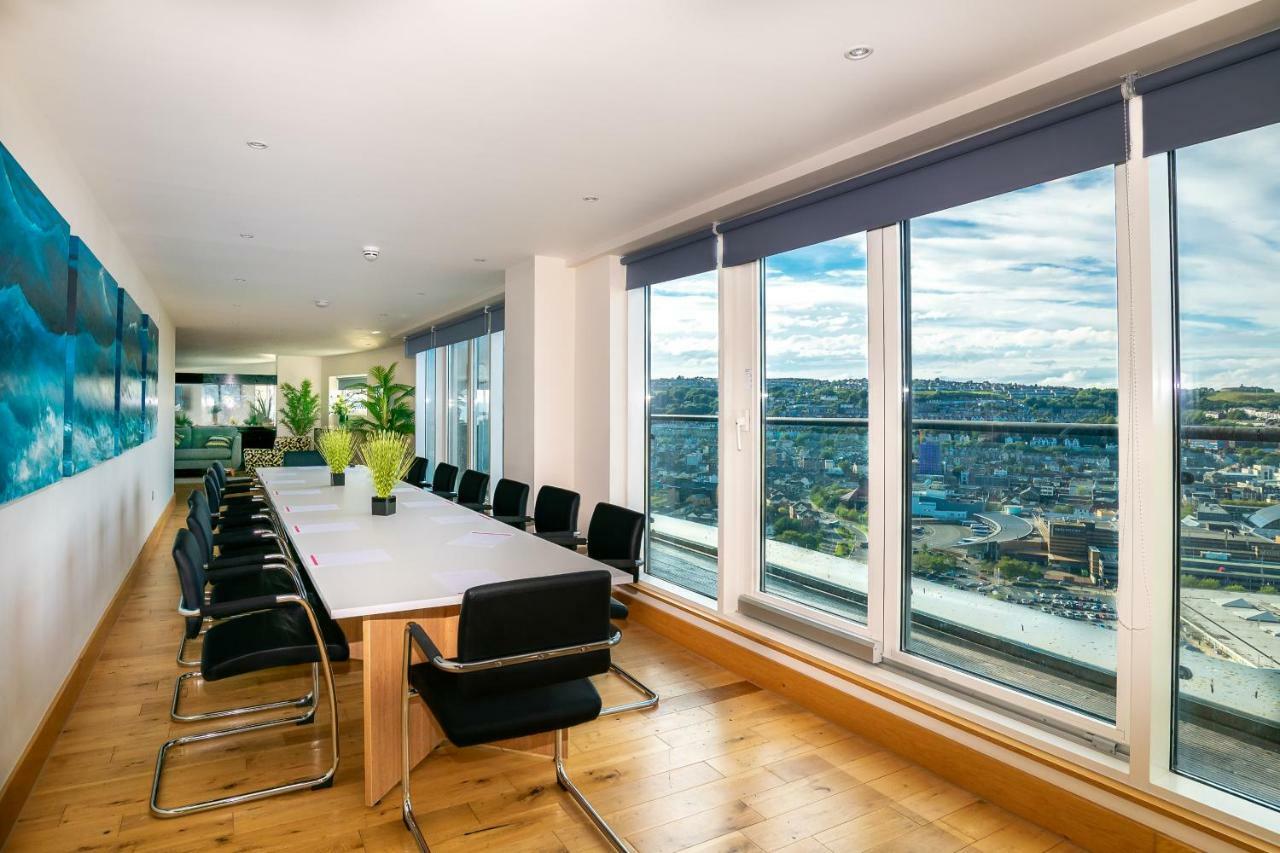Just Stay Wales - Meridian Quay Penthouses Суонси Экстерьер фото